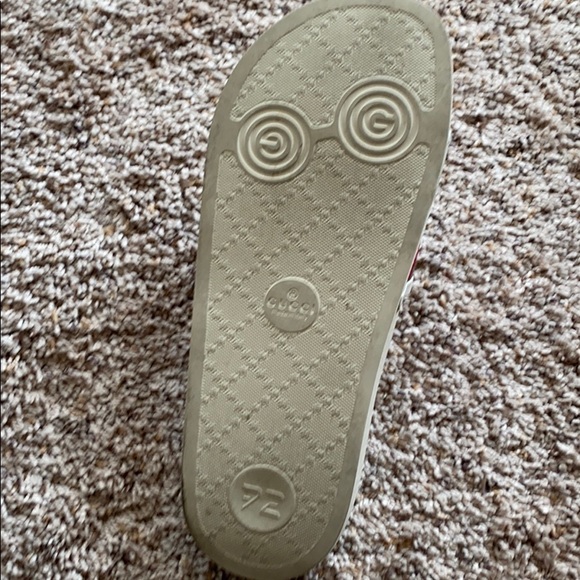 Authentic Gucci slides - Picture 3 of 7